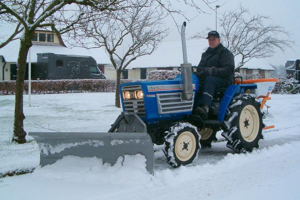Lame neige pour micro tracteur 130cm Morgnieux LSE 130
